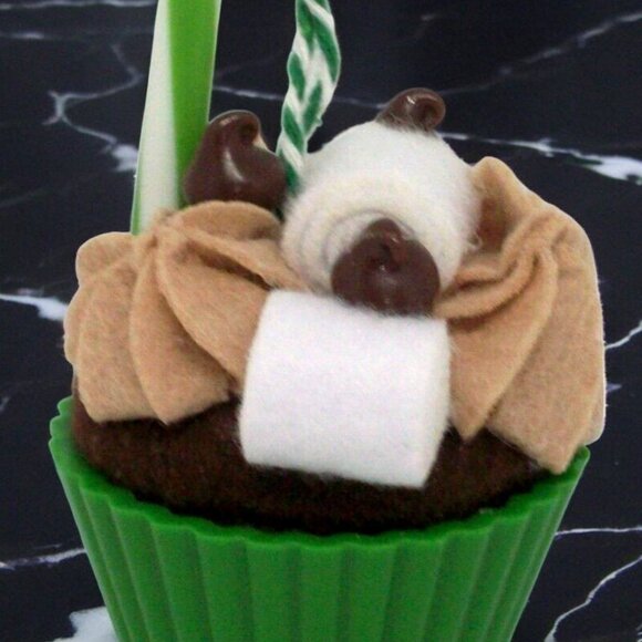 NEW Hallmark CUP OF COCOA 15th Christmas Cupcakes Keepsake Ornament 2024 NIB - Picture 3 of 8